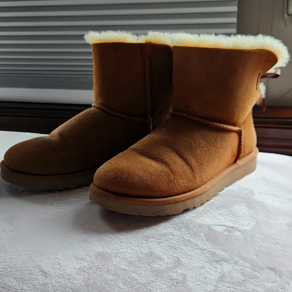 Ugg short boots